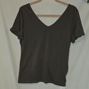 LilyCoco Olive Green Fitted Short Sleeve Tee With Cut Out Back Medium